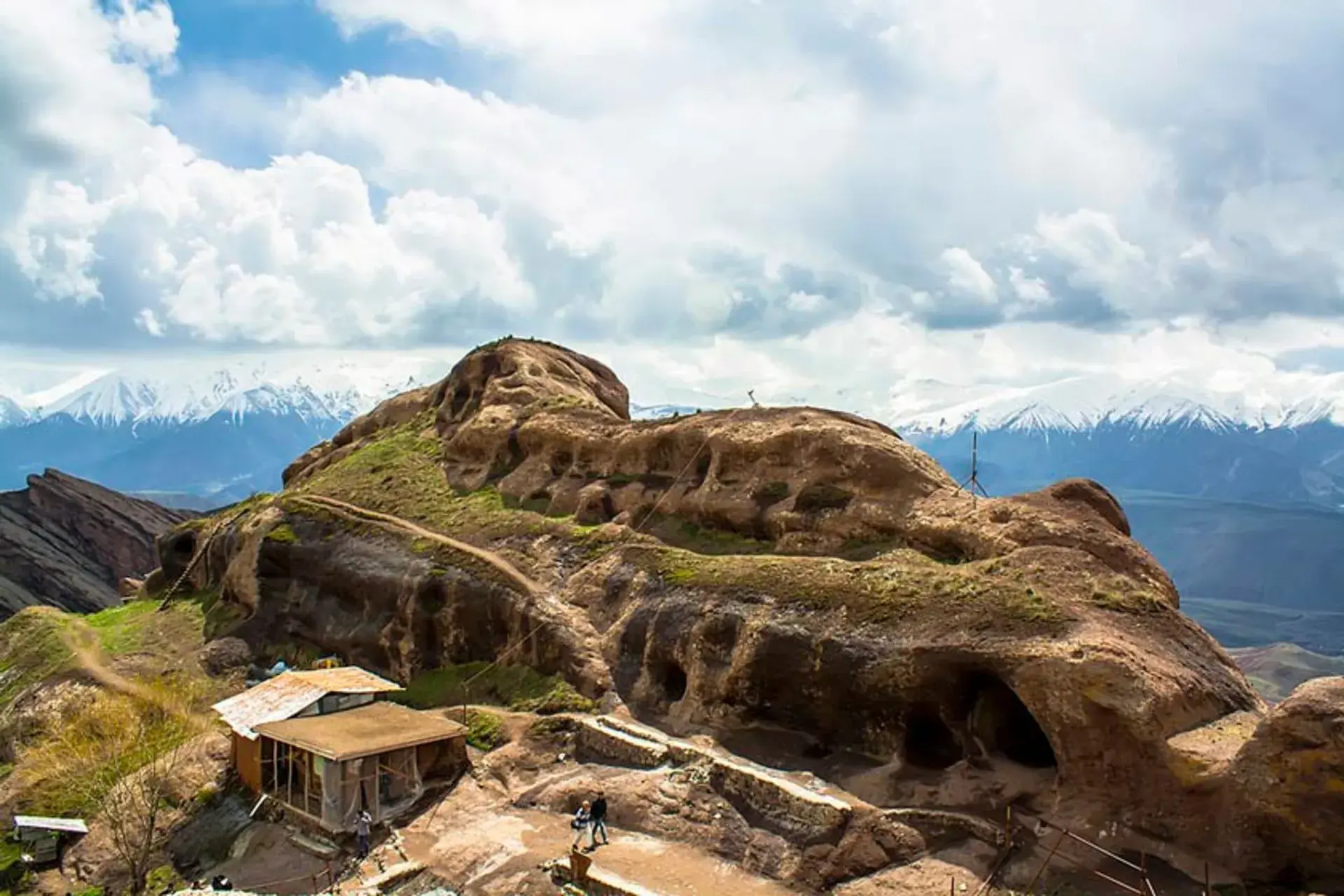 Alamut Castles & Lakes: A 2-Day Nature & History Escape